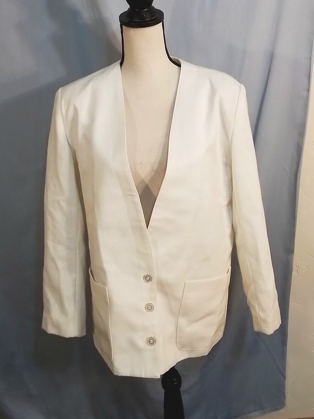 Dimensions women's white blazer / jacket